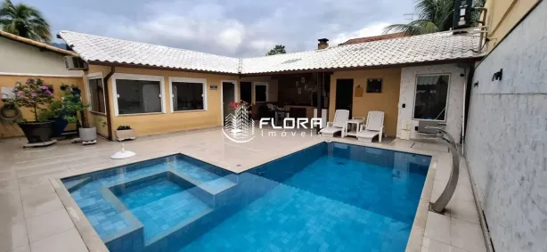 Casa com 3 Quartos à venda, 214m² no Itaipu, Niterói