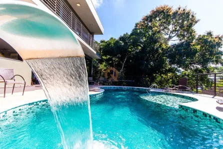 Casa com 5 Quartos à venda, 500m² no Praia Vermelha, Ubatuba