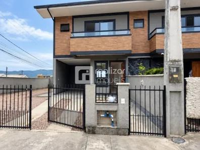 Sobrado com 2 Quartos para alugar, 70m² no Bela Vista, Palhoça