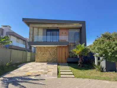 Casa de Condomínio com 4 Quartos à venda, 216m² no XANGRI-LÁ, Xangri-lá