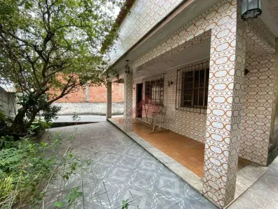 Casa com 3 Quartos à venda, 310m² no Sete Pontes, São Gonçalo