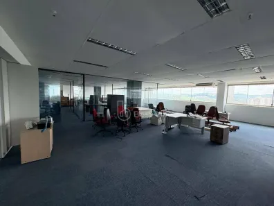 Sala Comercial para alugar, 700m² no Dezoito do Forte Empresarial/Alphaville., Barueri