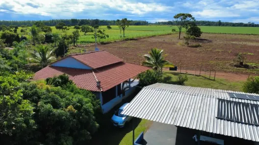 Fazenda/Sítio com 2 Quartos à venda, 225m² no Setor Central, Bela Vista de Goiás