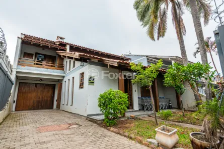 Casa com 4 Quartos à venda, 333m² no Camaquã, Porto Alegre