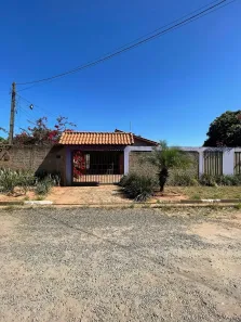 Fazenda/Sítio com 3 Quartos à venda, 159m² no Parque das Laranjeiras, Cosmópolis