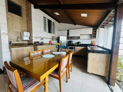 Casa com 3 Quartos à venda, 130m² no Jardim Brasília, Betim