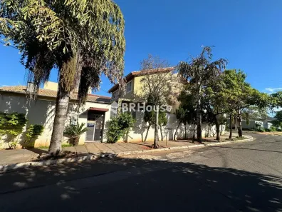 Sobrado com 3 Quartos à venda, 259m² no Vila Rosa Pires, Campo Grande