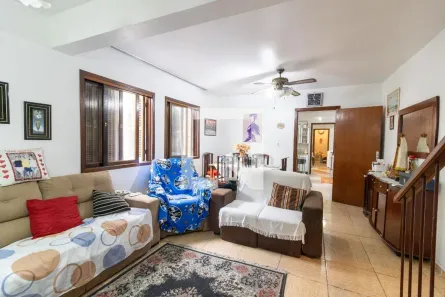 Casa com 5 Quartos à venda, 242m² no Santo Antônio, Porto Alegre