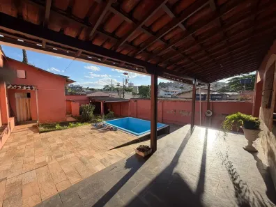 Casa com 3 Quartos à venda, 250m² no Dom Bosco, Belo Horizonte