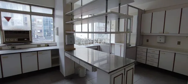 Sala Comercial com 3 Quartos para alugar, 50m² no Centro Histórico, Porto Alegre