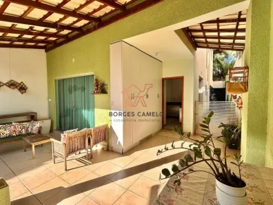 Casa com 3 Quartos para alugar, 220m² no Castelo, Belo Horizonte