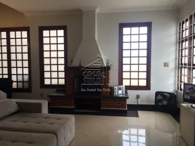 Casa com 3 Quartos à venda, 300m² no Jardim Piqueroby, São Paulo