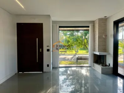 Casa de Condomínio com 3 Quartos para venda ou aluguel, 260m² no Residencial Novo Horizonte, Taubaté