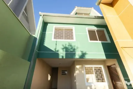 Sobrado com 3 Quartos para alugar, 152m² no Santa Felicidade, Curitiba