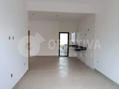 Casa com 2 Quartos à venda, 68m² no Laranjeiras, Uberlândia