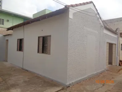 Casa com 3 Quartos para alugar, 57m² no Centro, Campo Grande