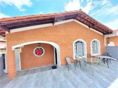 Casa com 3 Quartos para alugar, 222m² no Centro, Vinhedo