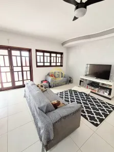 Sobrado com 3 Quartos à venda, 249m² no Jardim Santa Maria, Jacareí
