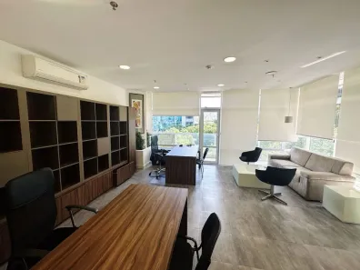 Sala Comercial à venda, 133m² no Cidade Monções, São Paulo