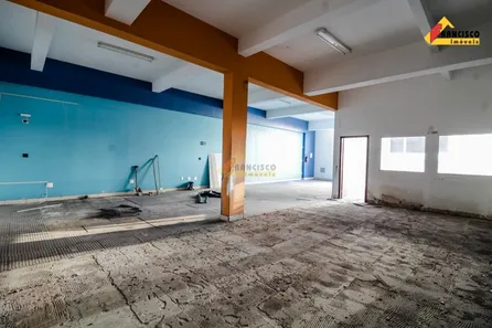 Sala Comercial para alugar, 230m² no Centro, Divinópolis