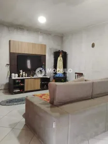 Casa com 3 Quartos à venda, 179m² no São Jorge, Uberlândia