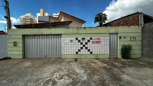 Casa com 6 Quartos à venda, 330m² no Alto de São Manoel, Mossoró