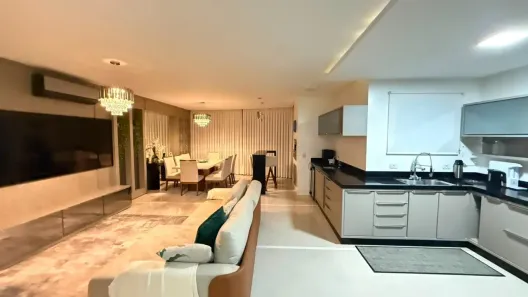 Apartamento com 3 Quartos para alugar, 133m² no Centro, Balneário Camboriú