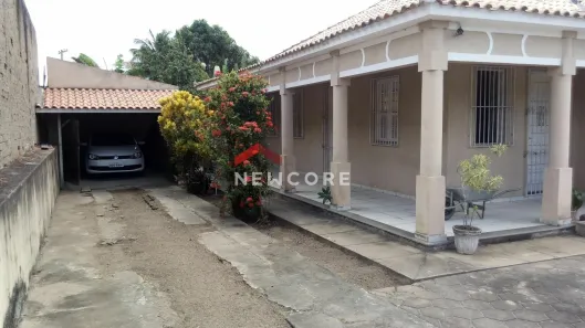 Casa com 4 Quartos à venda, 200m² no Centro, Campos dos Goytacazes