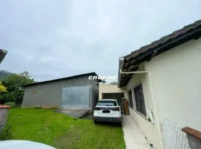 Casa com 4 Quartos para alugar, 170m² no Boa Vista, Blumenau