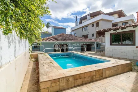 Casa com 3 Quartos à venda, 275m² no Chácara das Pedras, Porto Alegre