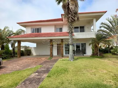 Casa de Condomínio com 4 Quartos à venda, 410m² no Condominio Green Village, Xangri-lá
