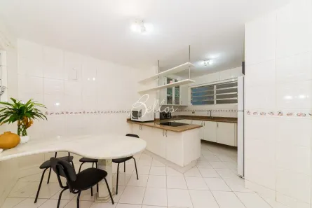 Sobrado com 3 Quartos à venda, 223m² no Guabirotuba, Curitiba