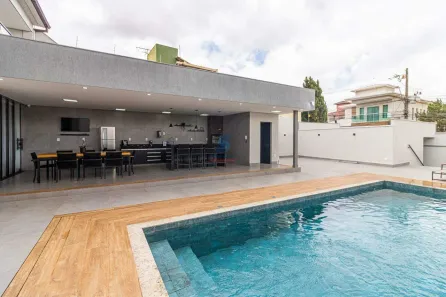 Casa com 5 Quartos à venda, 420m² no Três Barras, Contagem