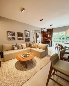 Casa de Condomínio com 4 Quartos à venda, 266m² no Jardins Berlim, Senador Canedo
