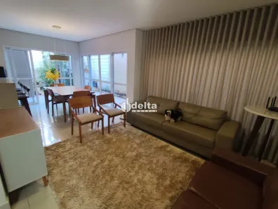 Casa de Condomínio com 4 Quartos para alugar, 170m² no Granja Marileusa, Uberlândia