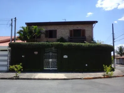 Casa com 3 Quartos à venda, 250m² no Parque das Árvores, Guaratinguetá