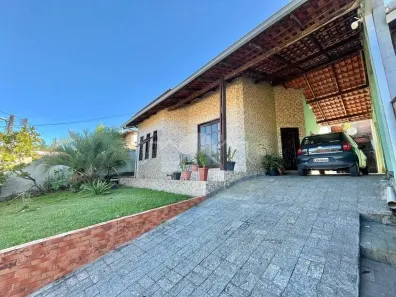 Casa com 3 Quartos à venda, 131m² no Petrópolis, Joinville