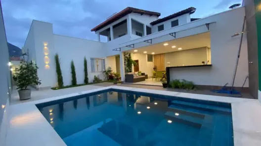 Casa com 3 Quartos à venda, 360m² no Ilha dos Araújos, Governador Valadares