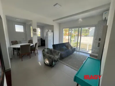 Apartamento com 2 Quartos para alugar, 76m² no Itacorubi, Florianópolis
