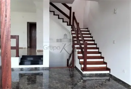 Sobrado com 6 Quartos à venda, 350m² no Vila Aprazível, Jacareí