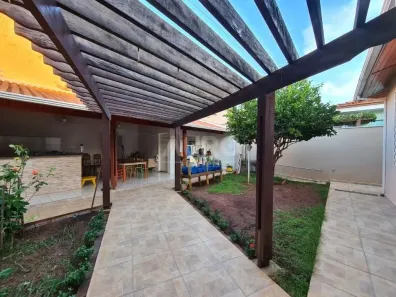 Casa com 3 Quartos à venda, 248m² no Vila Coralina, Bauru