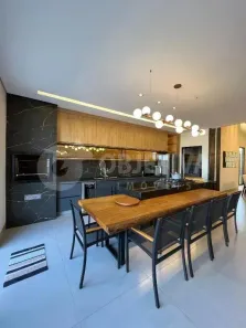 Casa de Condomínio com 3 Quartos à venda, 216m² no Shopping Park, Uberlândia