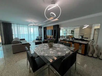 Apartamento com 4 Quartos à venda, 236m² no Meia Praia, Itapema