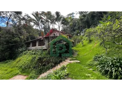 Casa de Condomínio com 3 Quartos para venda ou aluguel, 144m² no Centro, Nova Friburgo