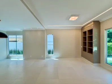 Sobrado com 4 Quartos à venda, 390m² no Loteamento Portal do Sol II, Goiânia