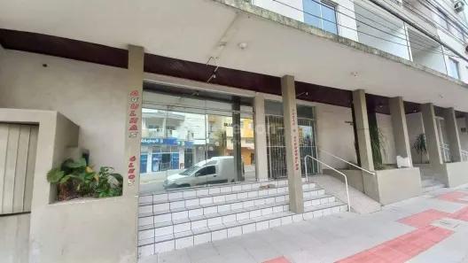 Sala Comercial para alugar, 91m² no Centro, Tubarão