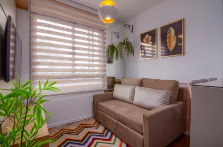Apartamento com 1 Quarto para alugar, 24m² no Cristo Rei, Curitiba