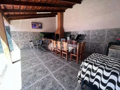 Casa com 4 Quartos à venda, 220m² no Tubalina, Uberlândia