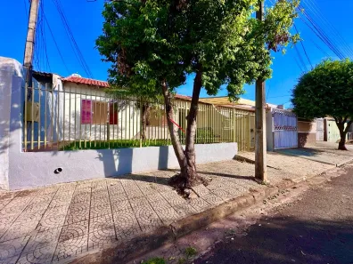 Casa com 3 Quartos à venda, 130m² no Conjunto Professora Hilda Mandarino, Londrina
