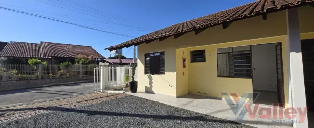 Casa com 2 Quartos para alugar, 54m² no Estados, Timbó